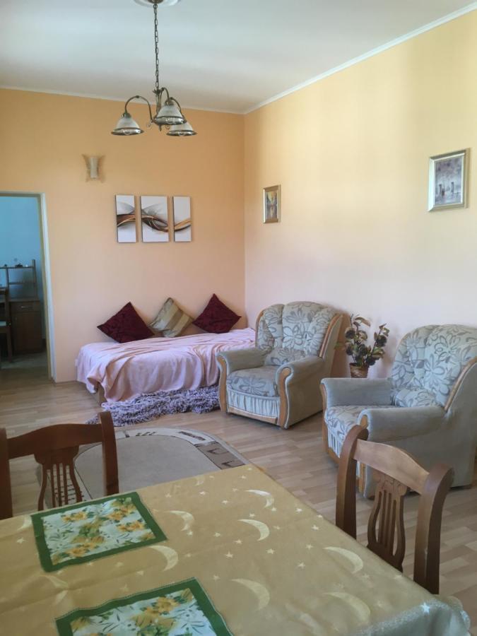 Margo Apartman Κάρλοβι Βάρι Εξωτερικό φωτογραφία